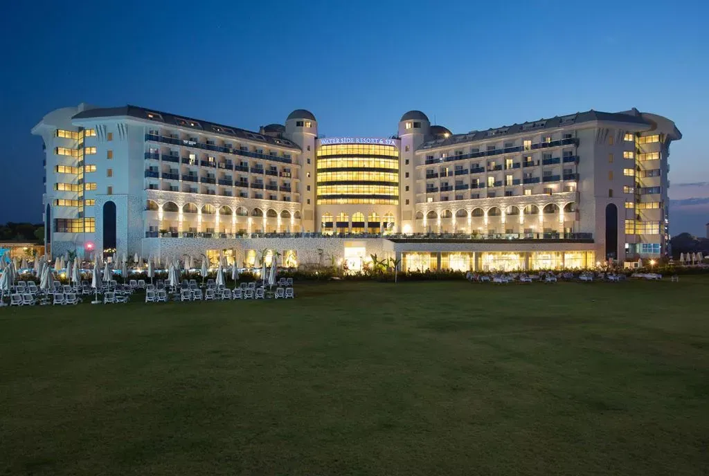 Hotel Water Side Resort & Spa Hotel