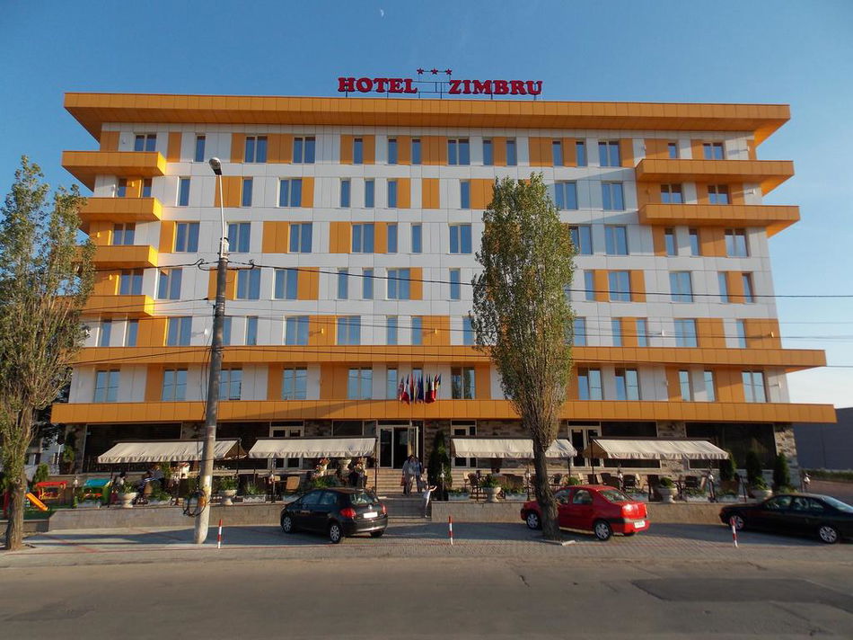 2463301-hotel-zimbru.jpg