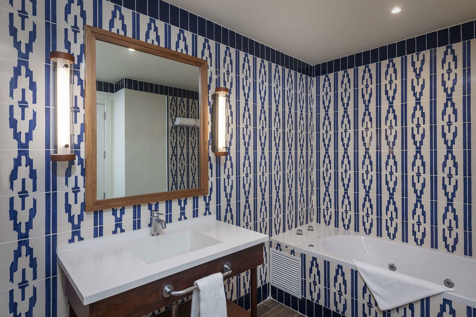 Ocean El Faro Room Example