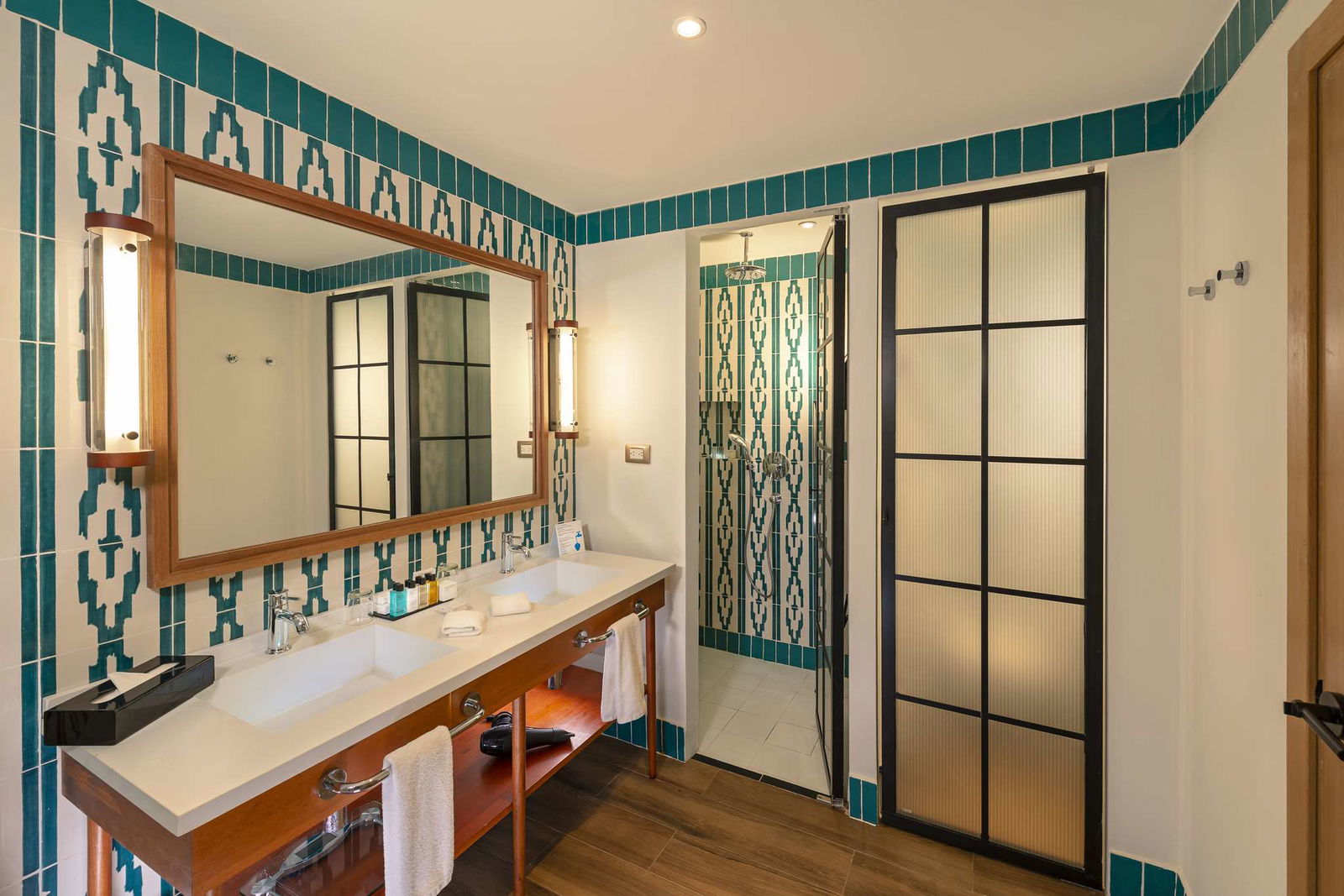 Ocean El Faro Room Example