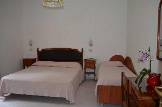 2351580-hotel-maronti.jpg