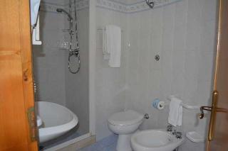 2351616-hotel-maronti.jpg