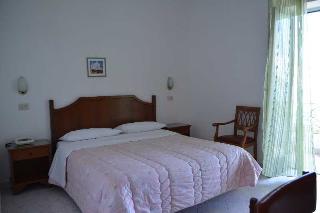 2351634-hotel-maronti.jpg