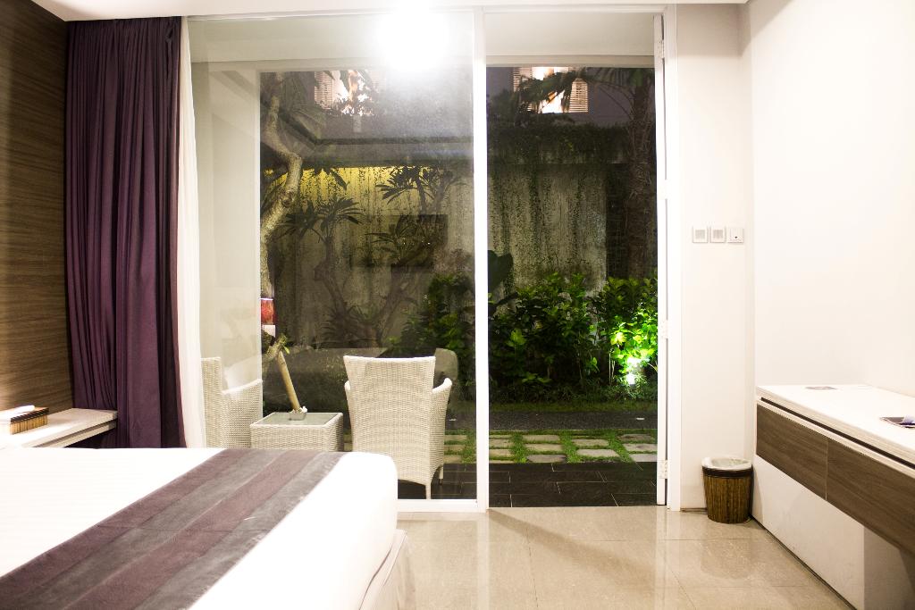 Hotel Transera Kamini Legian