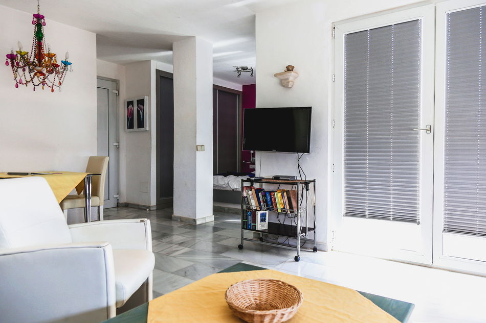 R2 Maryvent Beach Apartment Room Example