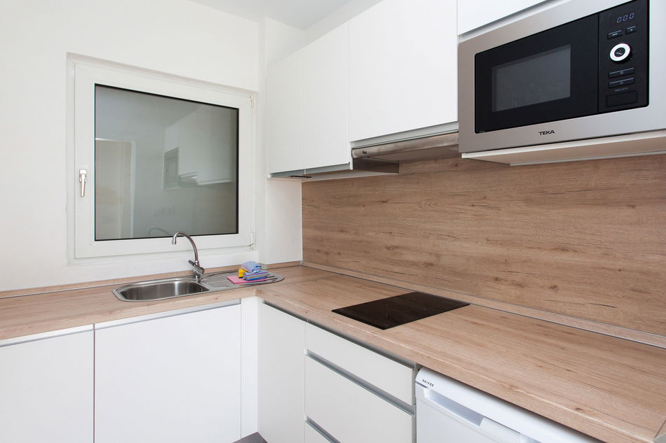 R2 Maryvent Beach Apartment Room Example