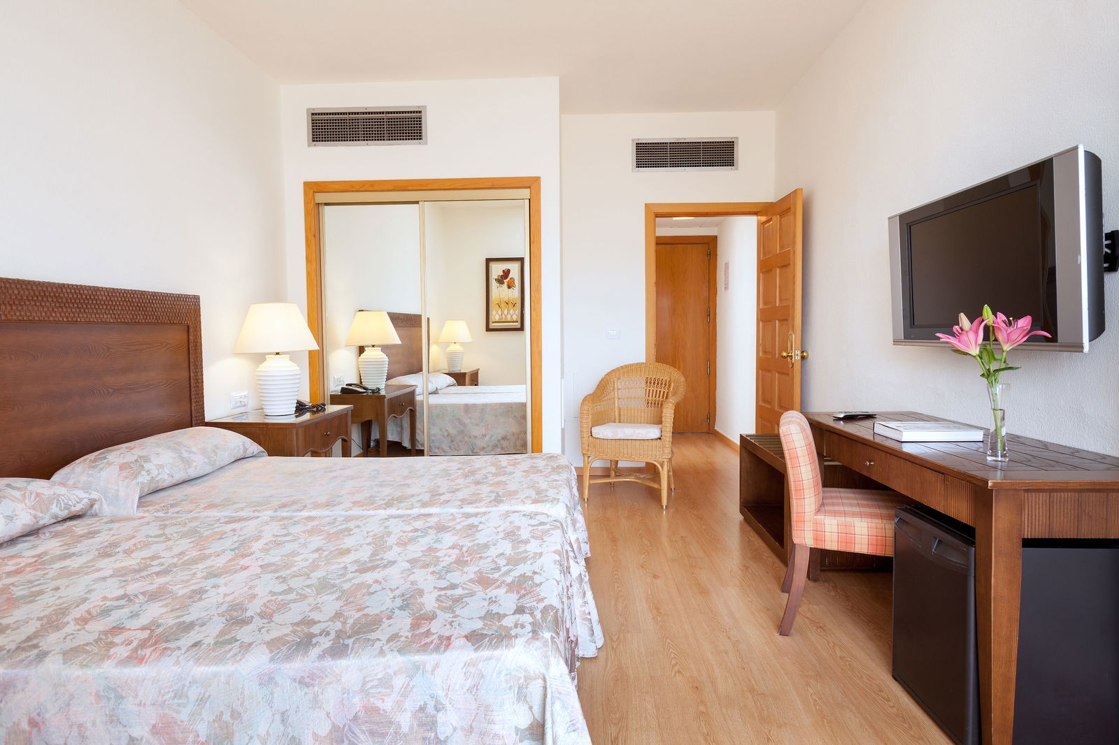 Magec Room Example