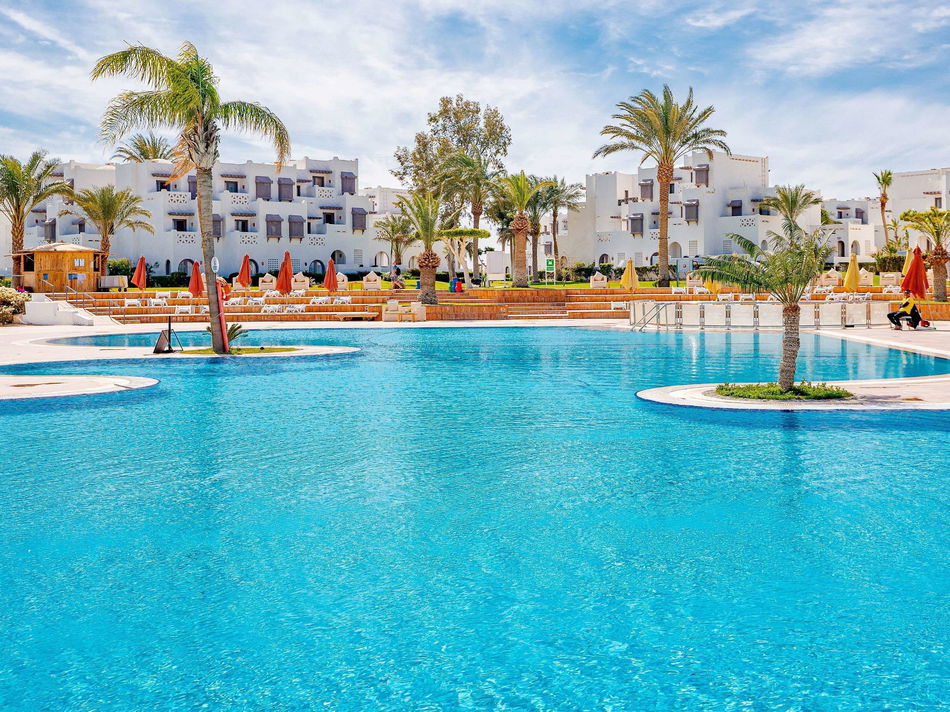 Mercure Hurghada Hotel Outdoor Pool