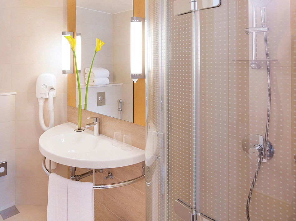 ibis One Central