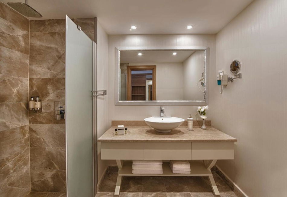 DELPHIN BOTANIK HOTEL