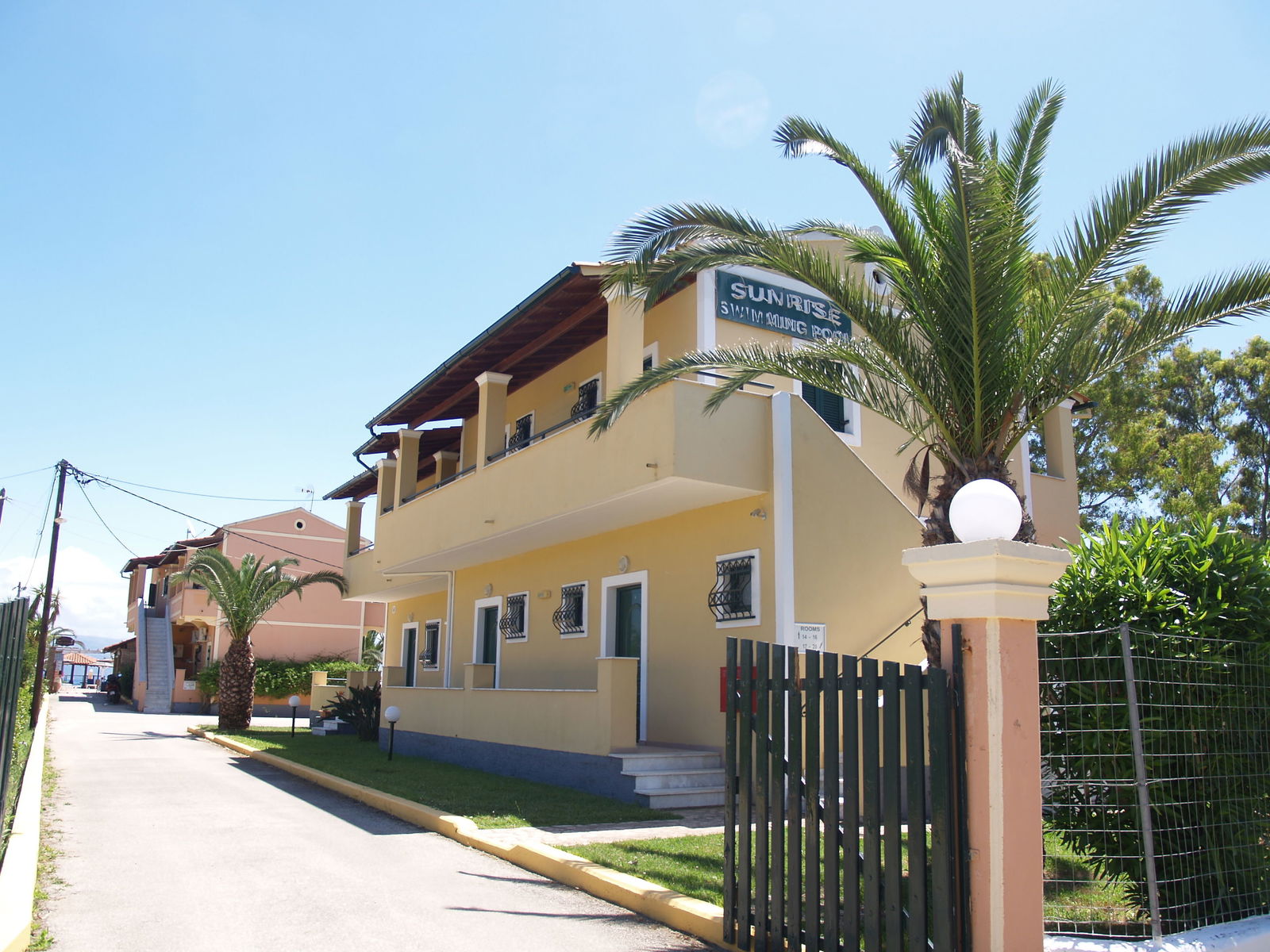 Hotel Sunrise Apartments