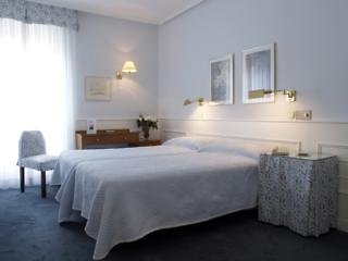 Hotel Sauce Room Example