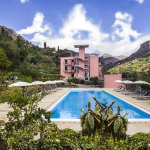 Hotel Residence Villa Toarmina cazare Letojanni