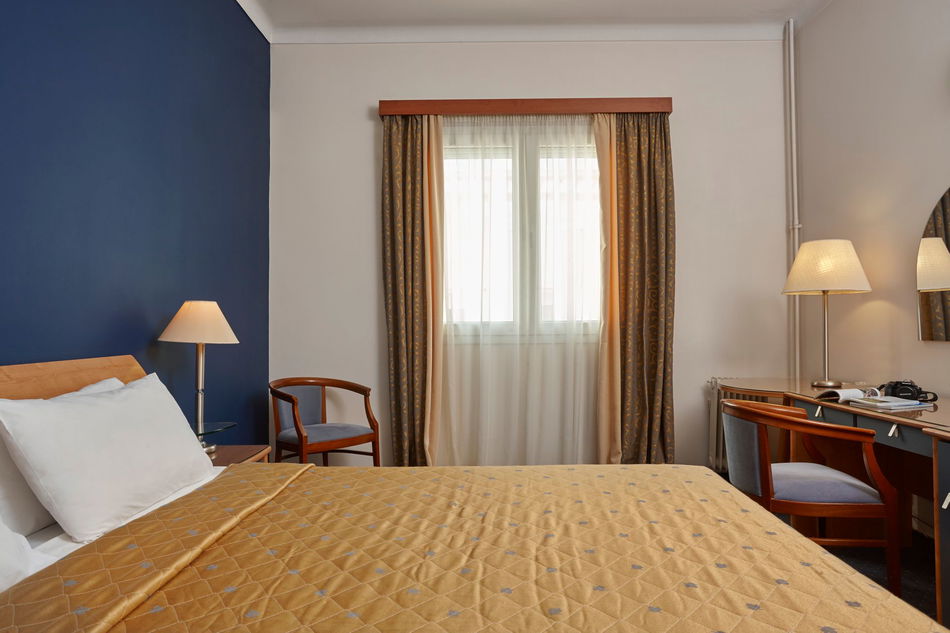 2455942-lucy-hotel-chalkida.jpg