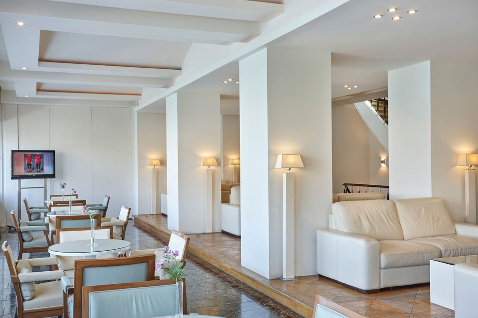 2455953-lucy-hotel-chalkida.jpg