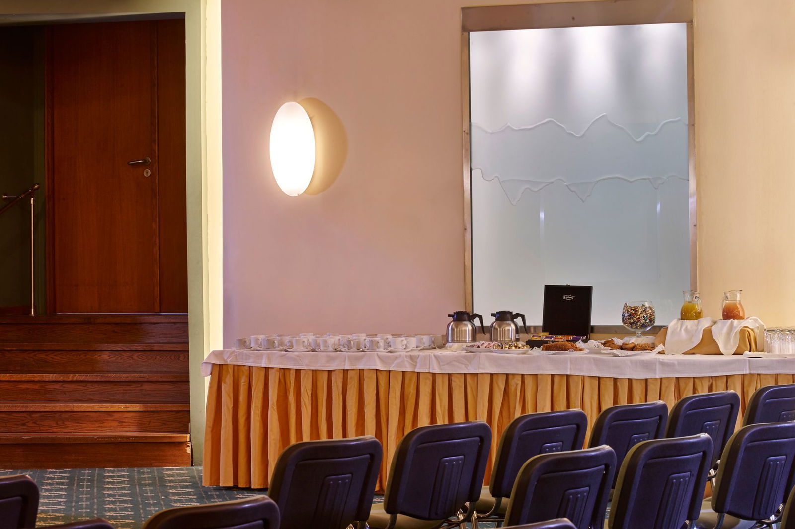 2455960-lucy-hotel-chalkida.jpg