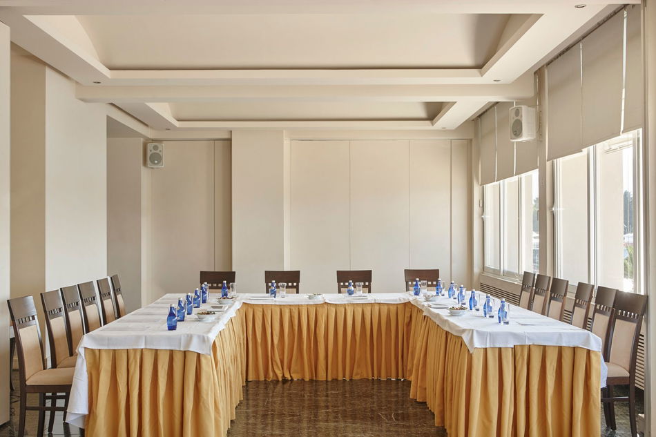 2455961-lucy-hotel-chalkida.jpg