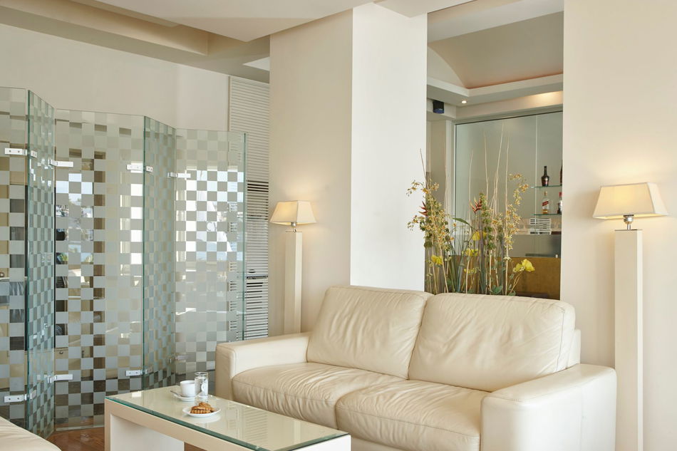 2455964-lucy-hotel-chalkida.jpg