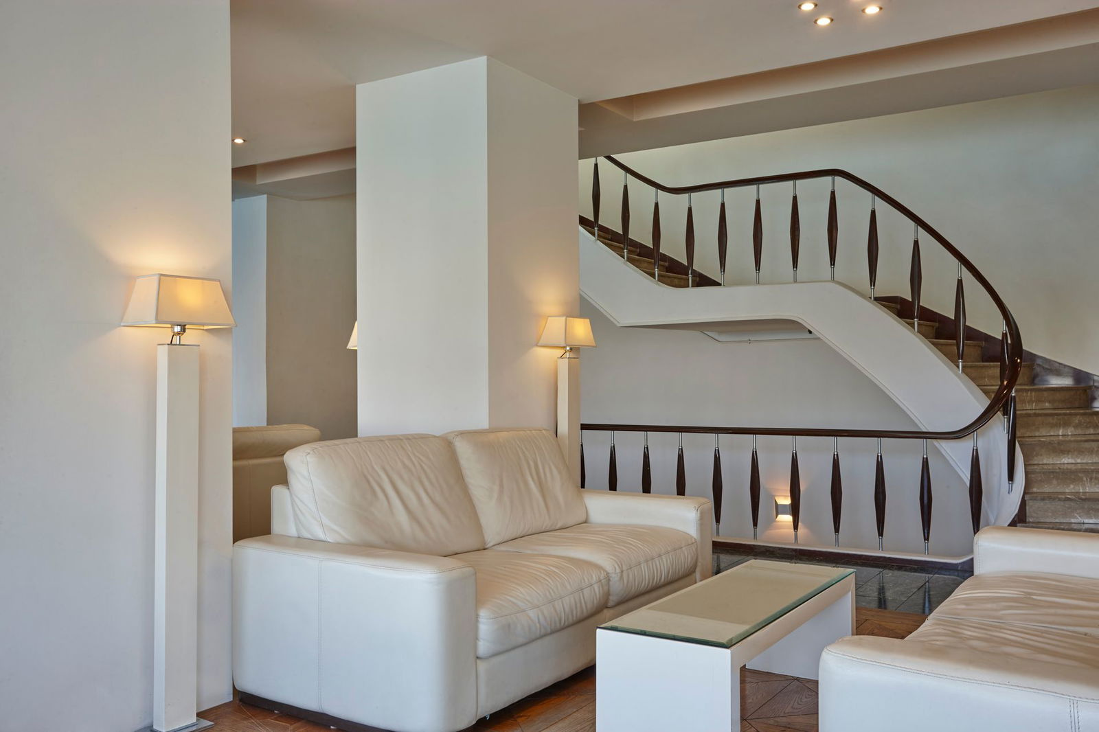 2455968-lucy-hotel-chalkida.jpg