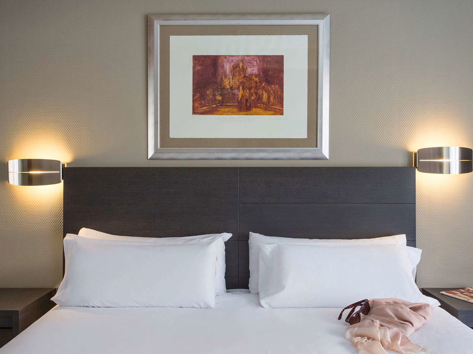 Mercure Madrid Centro Room Example