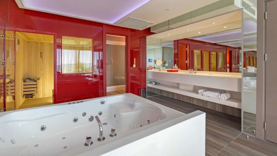 Adam & Eve Hotel