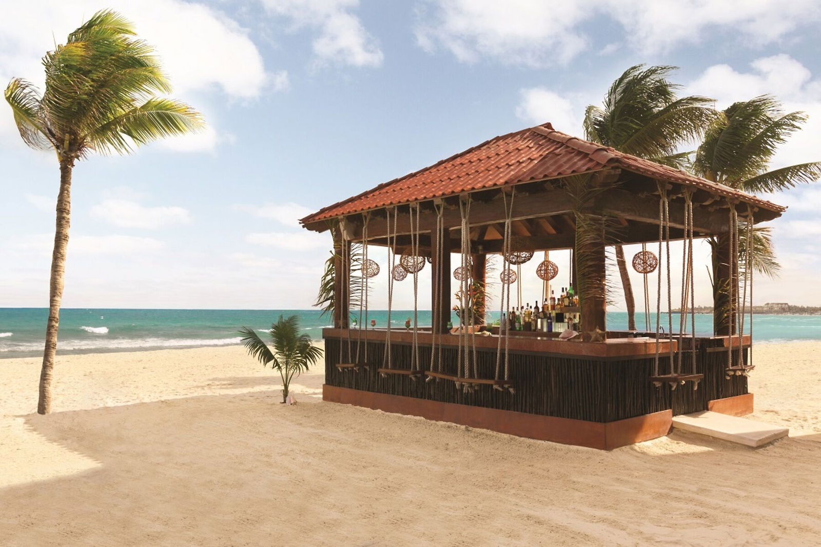 Wyndham Alltra Playa del Carmen Adults Only All Inclusive Bar
