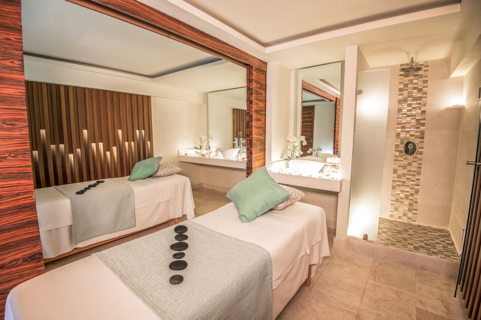 Wyndham_Alltra_PDC-Aura-Spa-Treatment-Room