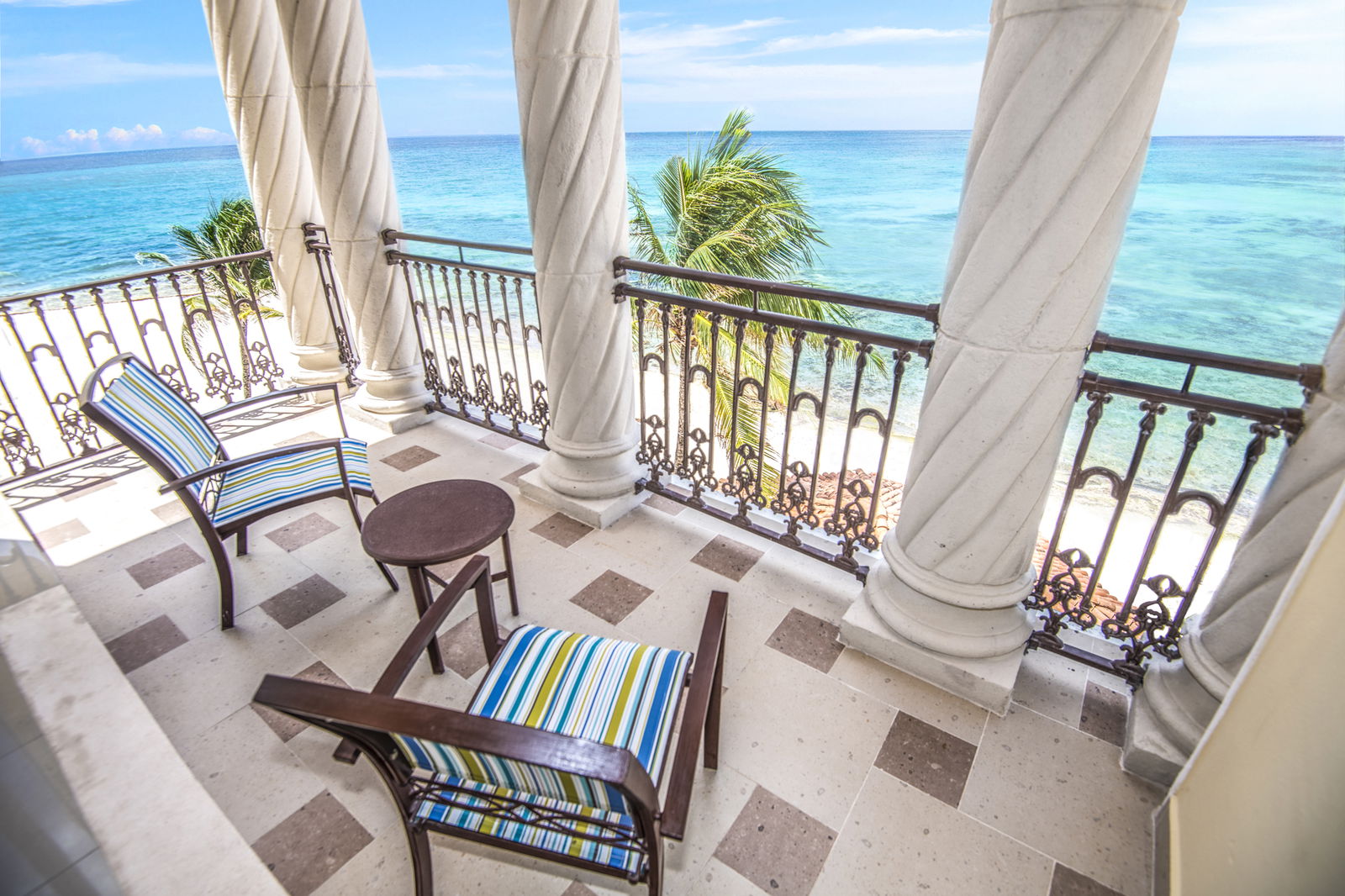 Wyndham-Alltra-Playa-del-Carmen-Master-One-Bedroom-Premium-Suite-Oceanfront-Balcony-2