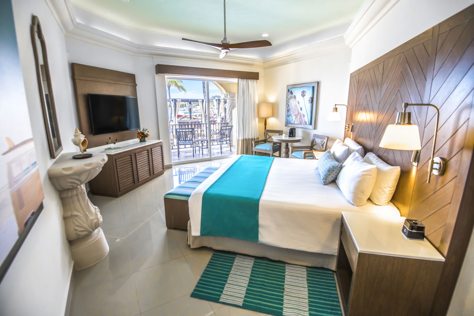Wyndham-Alltra-Playa-del-Carmen-Junior-Suite-Beachfront-Walk-Out