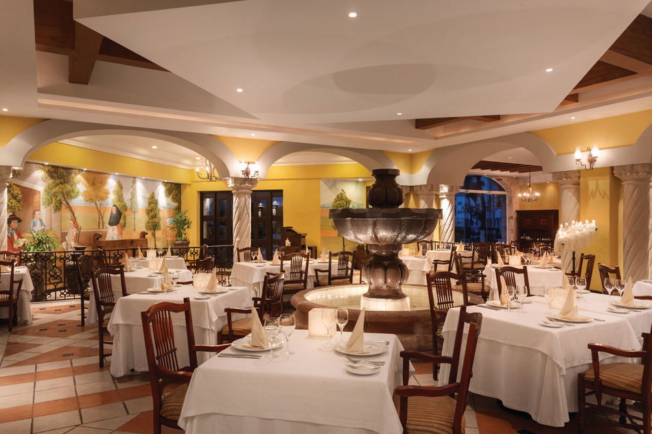 Hilton Playa del Carmen, an All-Inclusive Adult Only Resort Restaurant