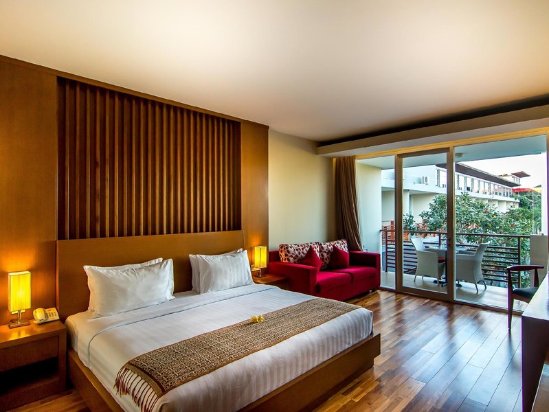 Seminyak Square Hotel