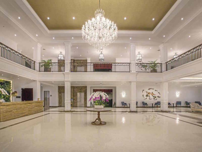 Grand Palace Hotel