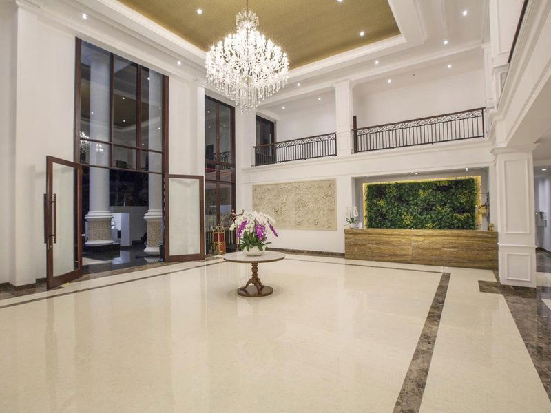 Grand Palace Hotel