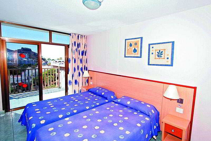 3696475-revoli-playa-aparthotel.jpg