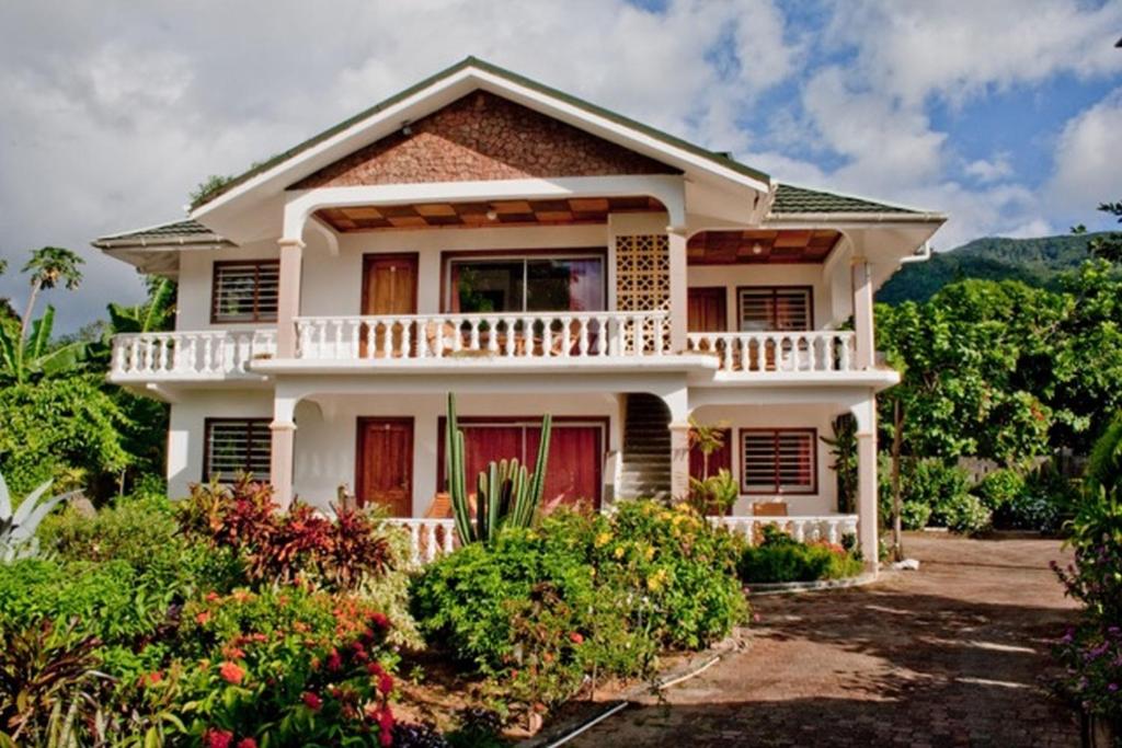 Hotel Villa De Roses