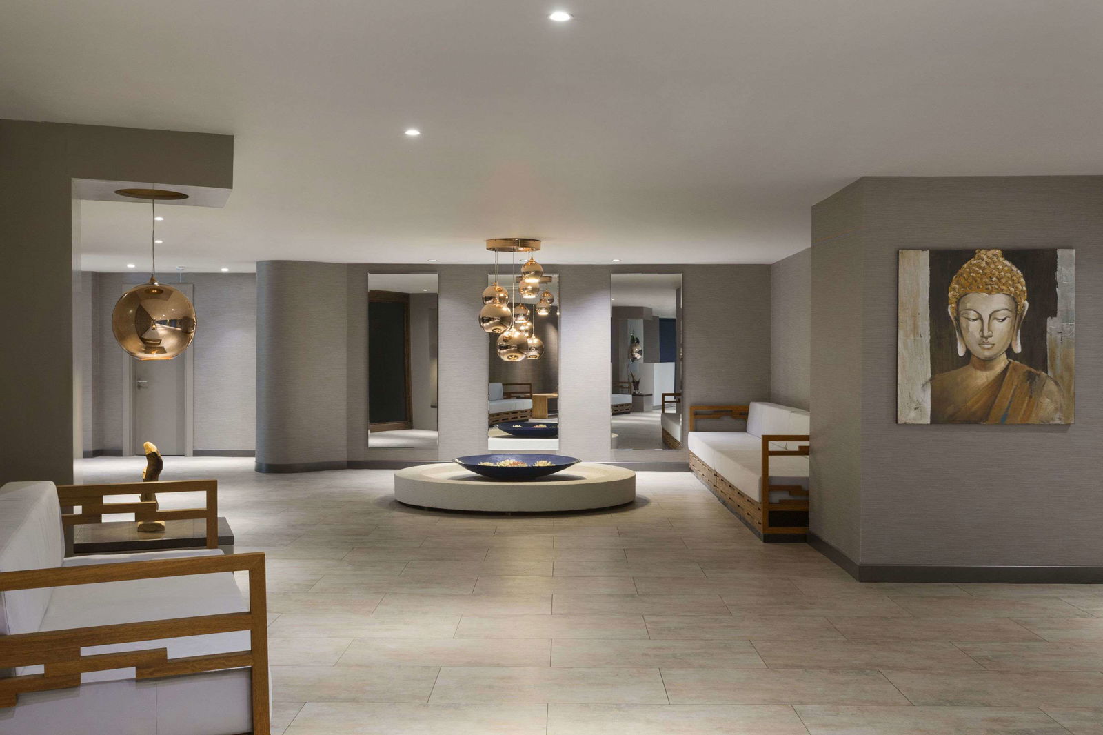 Ramada Hotel & Suites by Wyndham Izmir Kemalpasa Lounge / Lobby