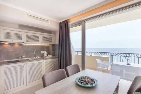 King Maron Hotel