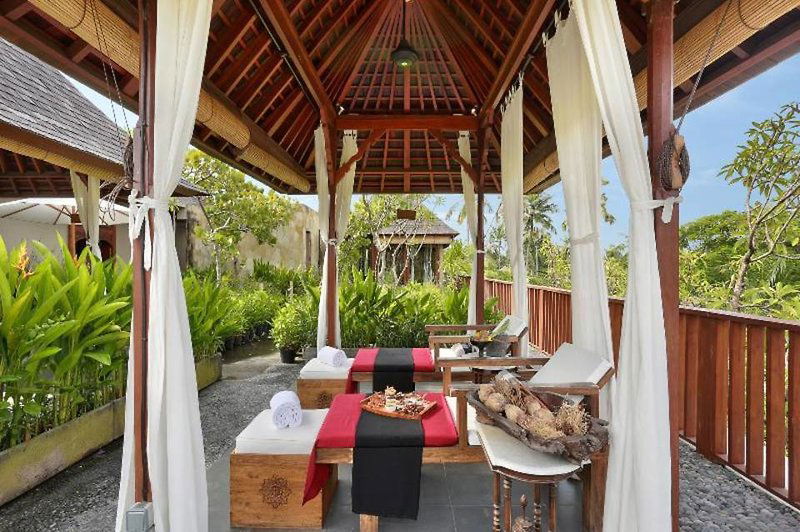 Legian Beach Hotel