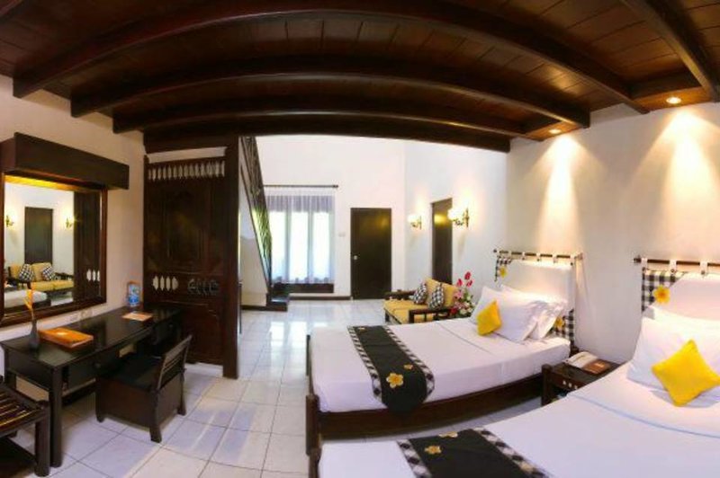 Legian Beach Hotel