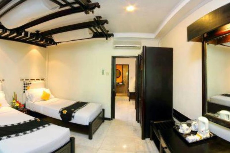 Legian Beach Hotel