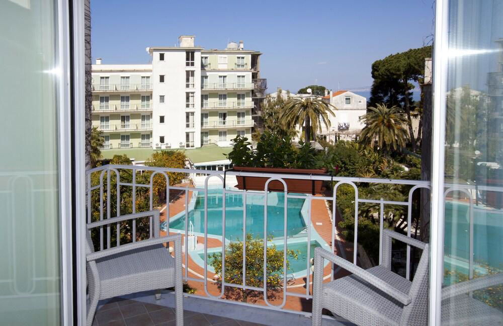 Hotel Sorrento Flats