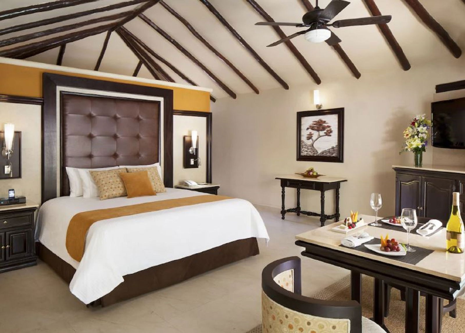 El Dorado Casitas Royale Room Example
