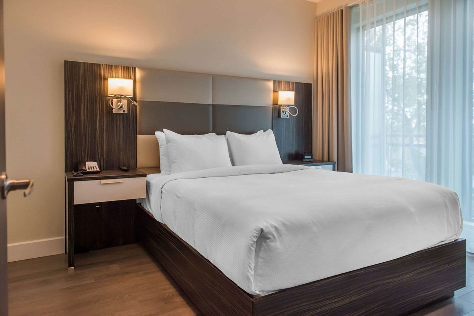 Les Suites Victoria, Ascend Hotel Collection Room Example