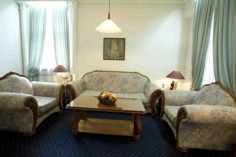 Maria Luisa Hotel