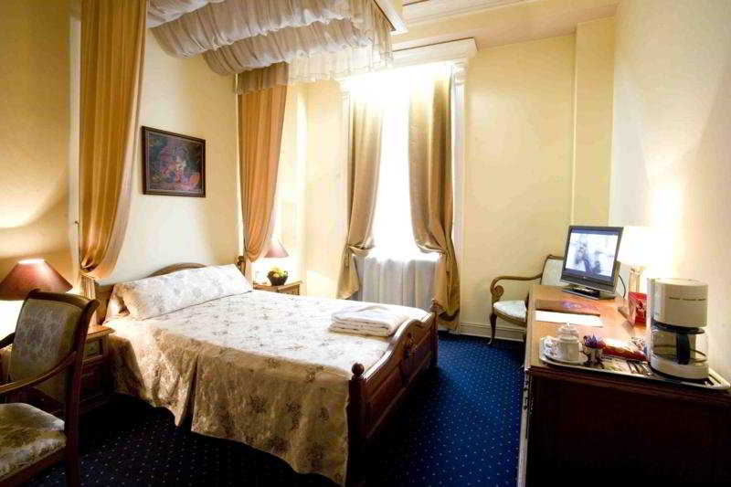 Maria Luisa Hotel