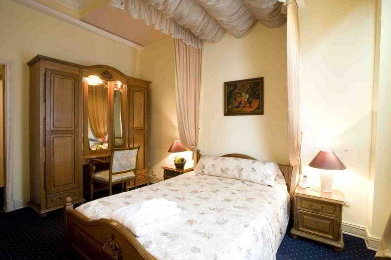 Maria Luisa Hotel