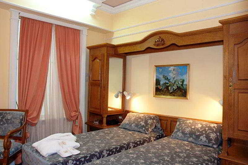 Maria Luisa Hotel