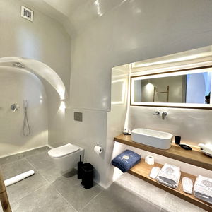 Hotel Eteoro Suites cazare Insula Santorini