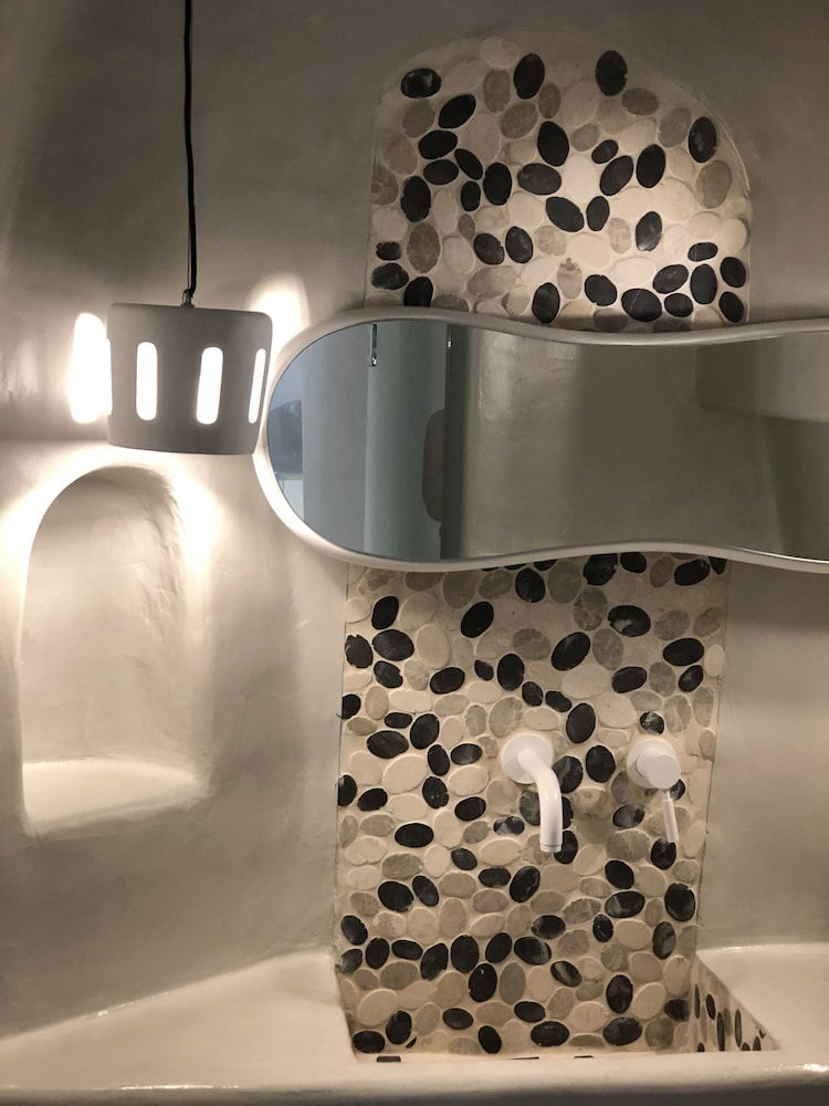 Hotel Marann Cave