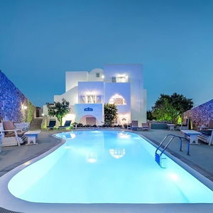 Sejur Lavarock Villa vacanta Insula Santorini
